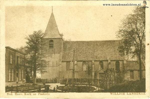 De hervormde kerk en pastorie