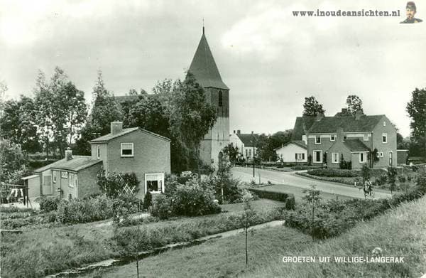 Dorpsgezicht met de kerk — groeten uit Willige-Langerak